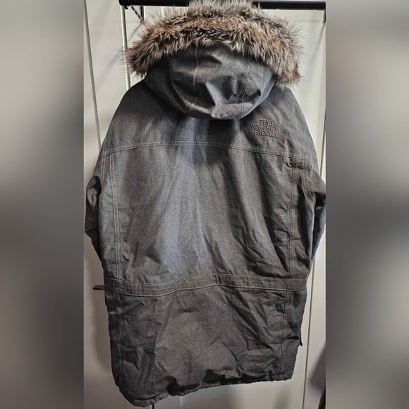 The North Face Parka - Picture 6 of 6